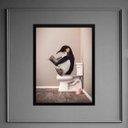 Ver imagem 2 de Quadro Pinguim no Banheiro Lendo Jornal 45x34cm:madeira Branca