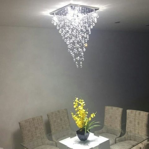LUSTRE DE CRISTAL K9 LEGÍTIMOS PARA SALA, RECEPÇÃO, COM 1 METRO DE ALTURA BASE DE INOX POLIDO