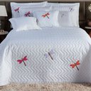 Ver imagem 1 de Kit Cobre Leito Casal Queen Size Matelado 3 Peças Bordado Libélula Branco