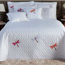 Ver imagem 1 de Kit Cobre Leito Casal Queen Size Matelado 3 Peças Bordado Libélula Branco