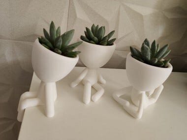 Vaso corpinho sentado perninhas para fora com plantinhas Branco - 3