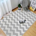 Ver imagem 1 de Tapete Chevrom Sala Quarto Antiderrapante Impermeável Moderno Cinza 100 x 140cm