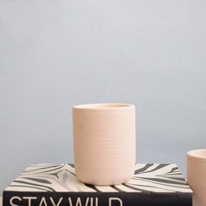 Vela com Castiçal de Cimento Rosa Grande