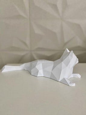 Gato deitado low poly Branco - 3