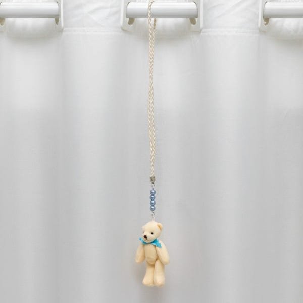 Kit 2 Peças Abraçadeira de Cortina Cordão Bege com Pelúcia Urso Articulado e Pingente Azul - 4