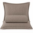 Ver imagem 2 de Kit Cobre Leito Elegance Queen Percal 300 Fios Colcha Matelassê Plissado 3 Peças Chocolate