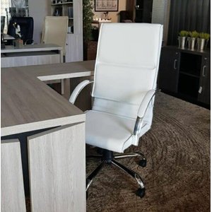 Cadeira de Escritório Boss Presidente Giratória Branca Cromada Reclínio Rodas Nylon 100% Nacional