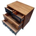 Ver imagem 4 de Cômoda Industrial de Madeira Maciça com 4 Rodízios e 4 Gavetas Revestidas de Ferro