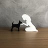 Escultura Decorativa Menina e seu Pinscher Pequena Vegras Afro Preto - 1