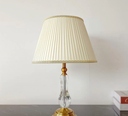 Ver imagem 1 de Abajur de Mesa Anaia de Cristal e Detalhes Dourado para Cabeceira de Cama e Salas