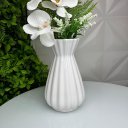 Ver imagem 3 de Vaso centro de mesa branco de cerâmica com arranjo Orquídea