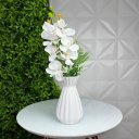 Ver imagem 4 de Vaso centro de mesa branco de cerâmica com arranjo Orquídea