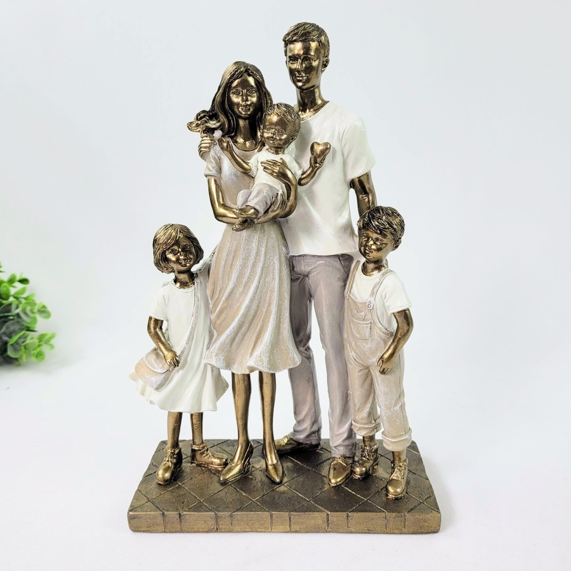 Enfeite Estátua Família com 3 Filhos 25x12x8cm Dourado - 3