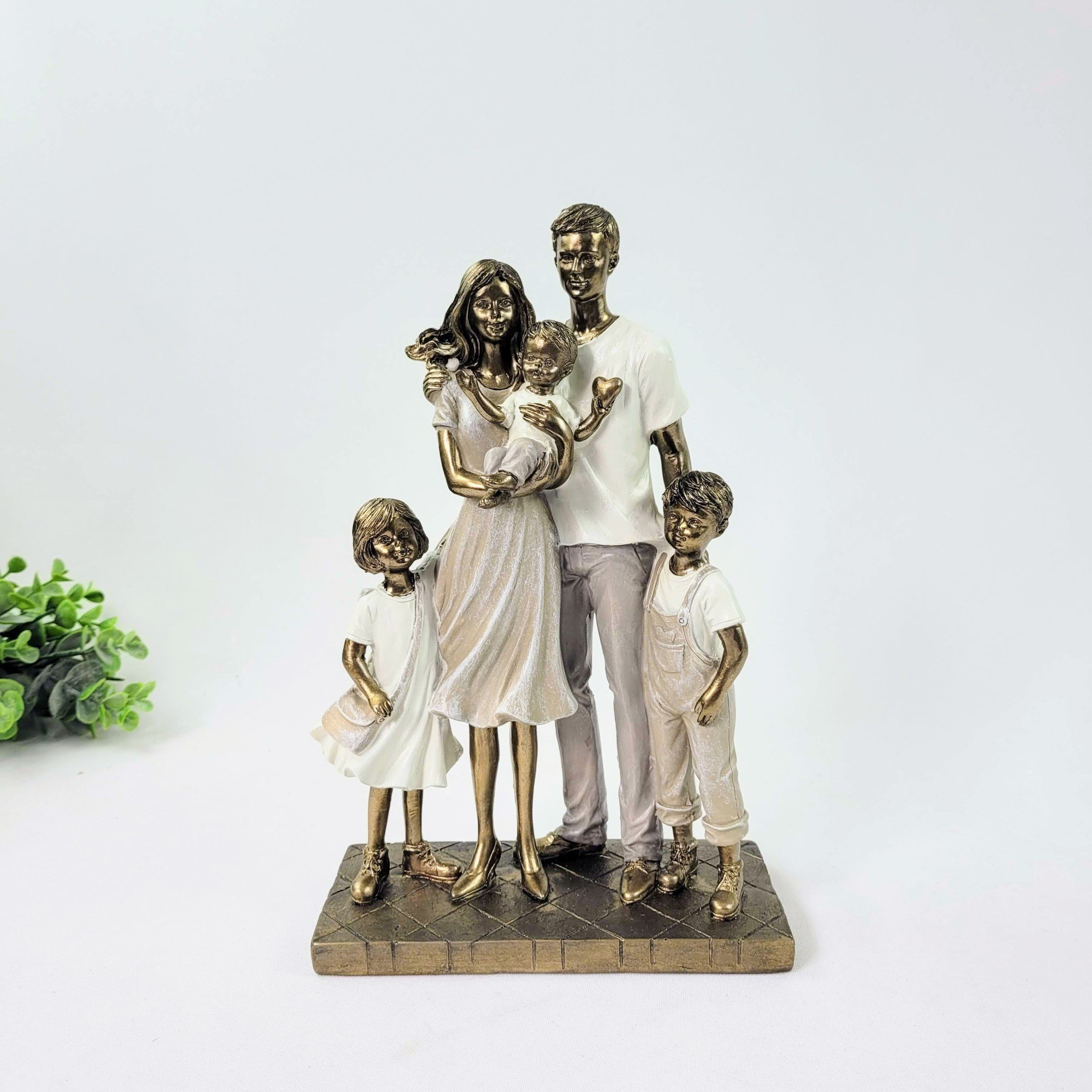 Enfeite Estátua Família com 3 Filhos 25x12x8cm Dourado - 2