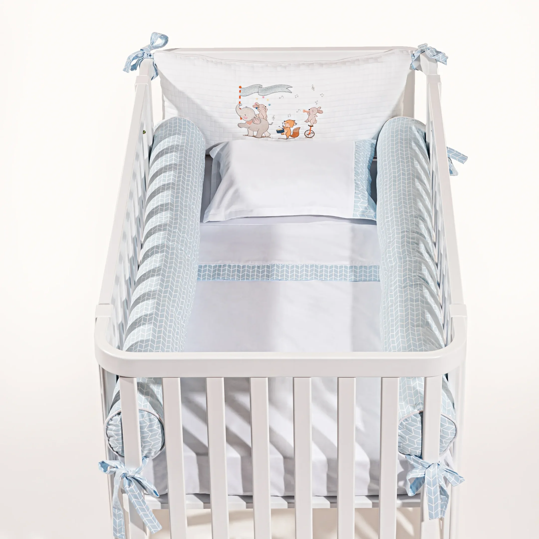 Kit de Berço Caravana Musical Bordado | 3 Peças | Percal 230 Fios Antialérgico | Berço Americano - 3