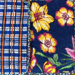 Lugar Americano Quiltado Dupla Face Floral E Verso Xadrez Com Listra – Unidade Azul