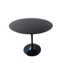 Mesa Saarinen Lateral de 41cm Diâmetro, Tampo em Granito São Gabriel - 3