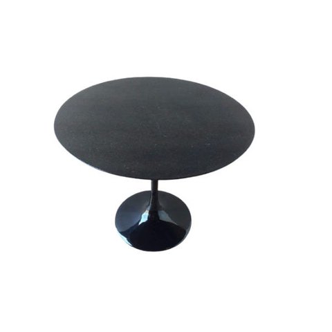 Mesa Saarinen Lateral de 41cm Diâmetro, Tampo em Granito São Gabriel