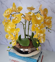 Ver imagem 3 de Arranjo Com 4 Orquídeas Amarela Vaso Dourado 28cm