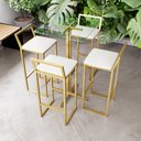 Ver imagem 1 de Jogo Mesa Alta Bistrô Quadrada Vidro 4 Banquetas Estofado Confort Industrial Dourado Don Castro Deco