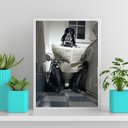 Ver imagem 2 de Quadro Decorativo Darth No Banheiro 24x18cm:Madeira preta