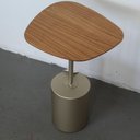 Ver imagem 2 de Mesa Lateral Baltimore Mini Cor Amêndoa Suave com Base Bronze Light 38 Cm - 72362