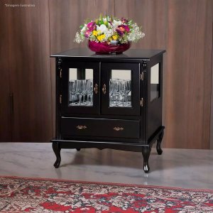 Cristaleira Pequena de Madeira 2 Portas 1 Gaveta Espelho Vidros na Lateral Pés Luiz Xv - Preto Laca