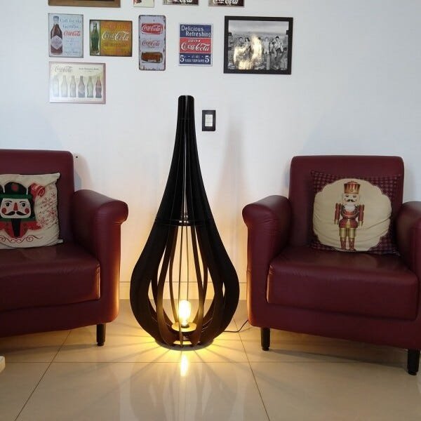 Luminária de Chão Capadócia Mod. Gota Tabaco MadeiraMadeira