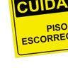 Placa de Sinalização Cuidado Piso Escorregadio em Pvc - 2