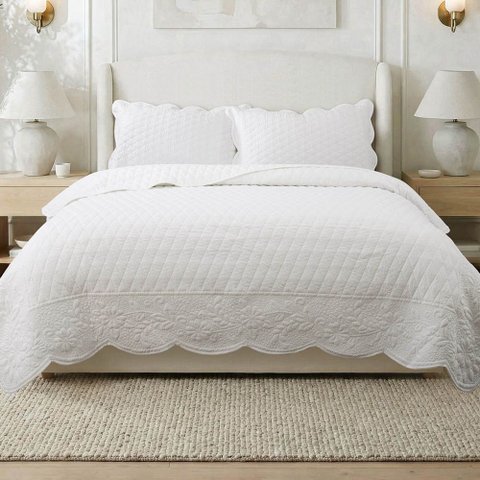 Kit Cobre Leito Chanel Casal Micropercal 300 Fios Colcha 3 Peças Dupla Face Matelassê Relevo Branco