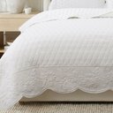 Ver imagem 3 de Kit Cobre Leito Chanel Casal Micropercal 300 Fios Colcha 3 Peças Dupla Face Matelassê Relevo Branco