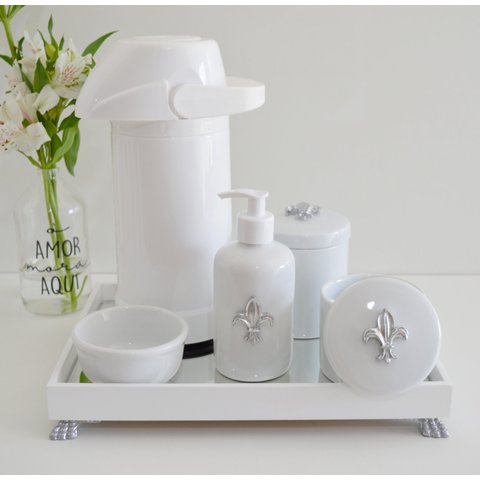 Kit Higiene Porcelana Prata Bebê Branco Bandeja Espelho Pote - Flor de Liz Prata
