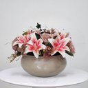 Ver imagem 1 de Arranjo com Flores Artificial Lírios Pink no Vaso Bege