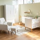Ver imagem 1 de Kit Quarto Infantil Theo com Pés Retrô Mel - Berço + Cômoda 6 Gavetas + Guarda-roupa 2 Portas + Polt