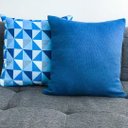 Ver imagem 3 de CAPA DE ALMOFADA GEOMÉTRICA AZUL - QUADRADA Almofadas Estilo