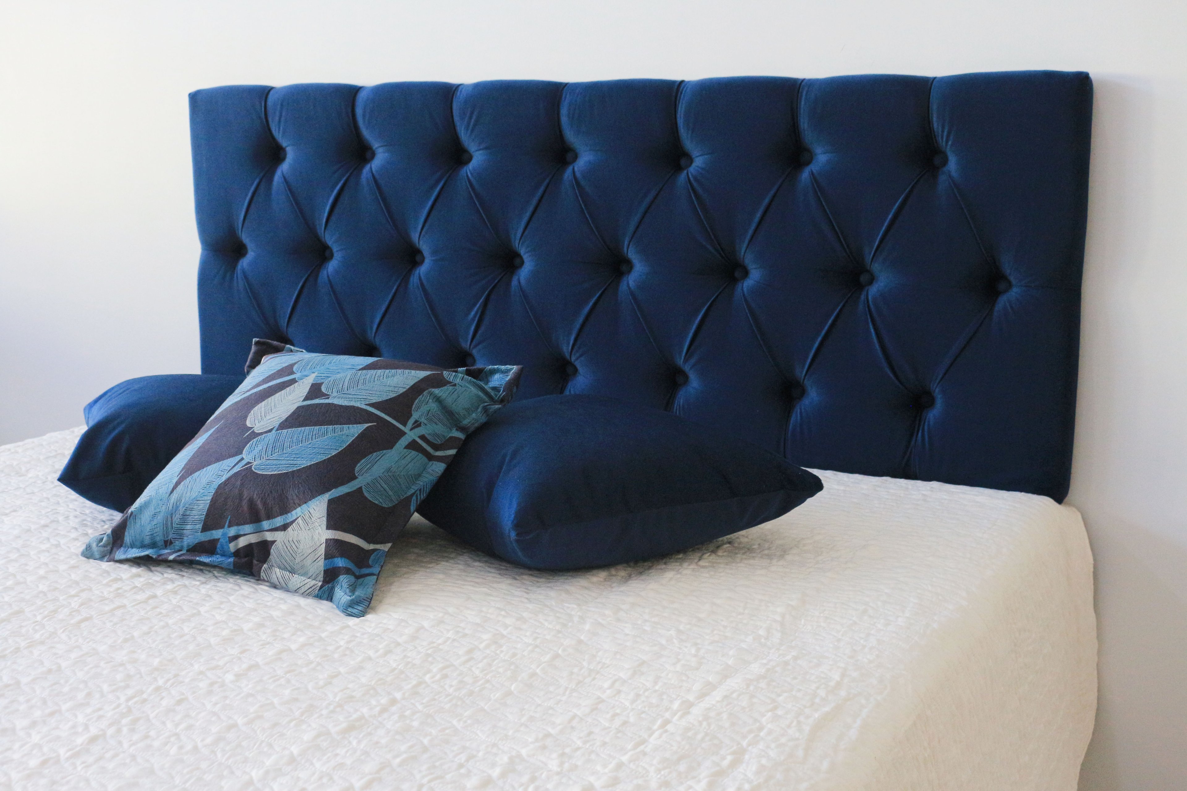 Cabeceira King em Capitonê 190x50cm Azul Marinho com Botões Na Mesma Cor do Tecido - Fixa Na Parede - 3