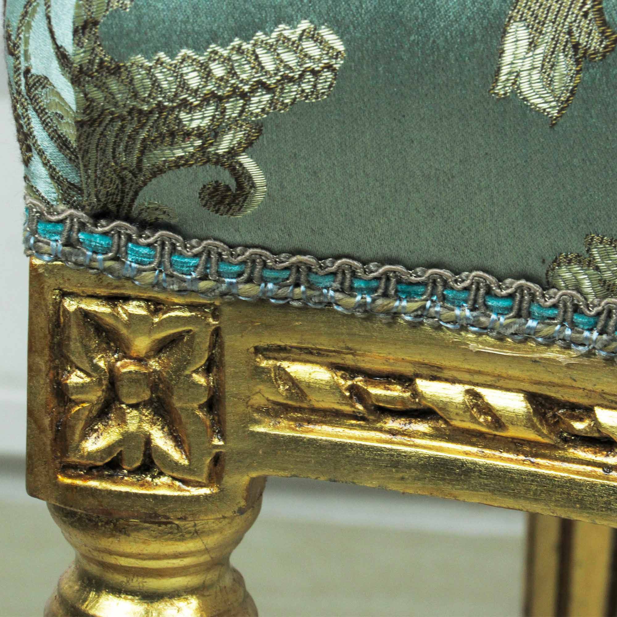 Cadeira Clássica Medalhão cor Azul Tifanny - Cadeira de Madeira com Detalhes em Acabamento - Estilo  - 9