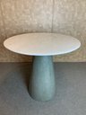 Ver imagem 1 de Mesa de Jantar Cone Cimento Queimado 70cm Tampo Mármore Branco Extra - Branco