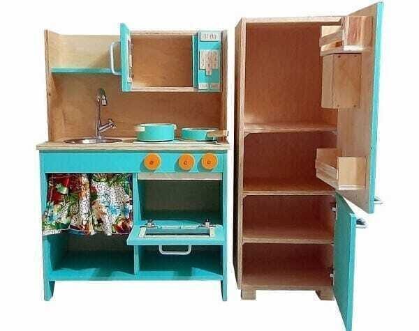 Cozinha infantil de madeira com Micro ondas e Geladeirinha inverse – Mundo tropical – Oque é Oque é? - 2