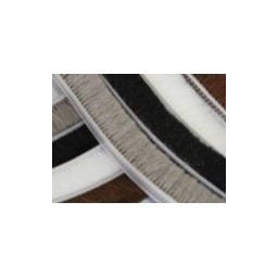 Veda Fresta Fita Escovinha Normal de Vedação Porta Janela Preta 5x7mm 10Mts - 2 Veda Fresta Fita Escovinha Normal de Vedação Porta Janela Preta 5x7mm 10Mts - 2