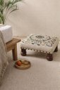 Ver imagem 2 de Banqueta Pashmina Madeira Estofada C Bordado Branco Besha A22XL39XC39