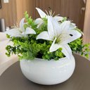 Ver imagem 2 de Arranjo Centro de Mesa Lírio Branco Artificial Vaso Branco