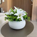 Ver imagem 1 de Arranjo Centro de Mesa Lírio Branco Artificial Vaso Branco