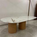 Ver imagem 3 de Mesa de Jantar Oásis Orgânica Cilíndrica Calacata Gold 244x137 Cm