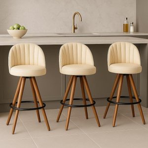 Kit 3 Banquetas Lara Giratórias em Madeira Mel com Courino Palha – Exclusiva Courino Durango Palha