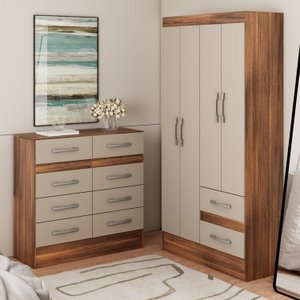 Guarda-roupa 4 Portas e 2 Gavetas e Cômoda 8 Gavetas