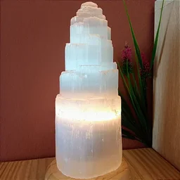 Luminária Selenita Bruta 20cm - Base de Madeira Clara - Bivolt - 2