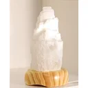 Ver imagem 1 de Luminária Selenita Bruta 20cm - Base de Madeira Clara - Bivolt