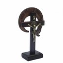 Ver imagem 2 de Crucifixo de Mesa RCC Madeira São Bento Dourado 15 cm