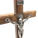 Ver imagem 4 de Crucifixo de Mesa e Parede Madeira Medalha Duas Cruzes 28 cm